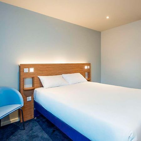 Ibis Budget London Bromley Exterior photo