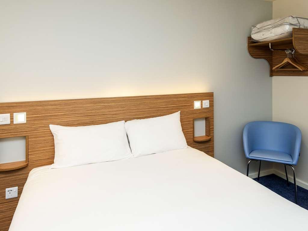 Ibis Budget London Bromley Room photo