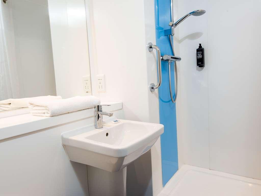 Ibis Budget London Bromley Exterior photo