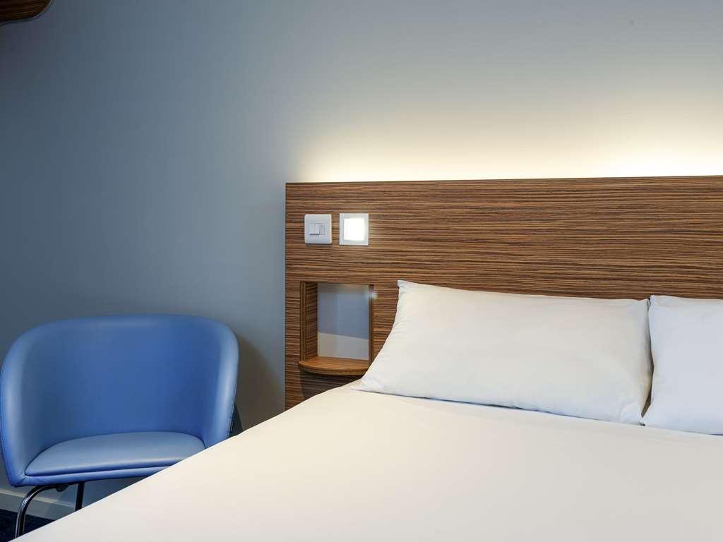 Ibis Budget London Bromley Room photo
