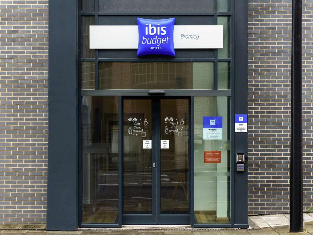 Ibis Budget London Bromley Exterior photo
