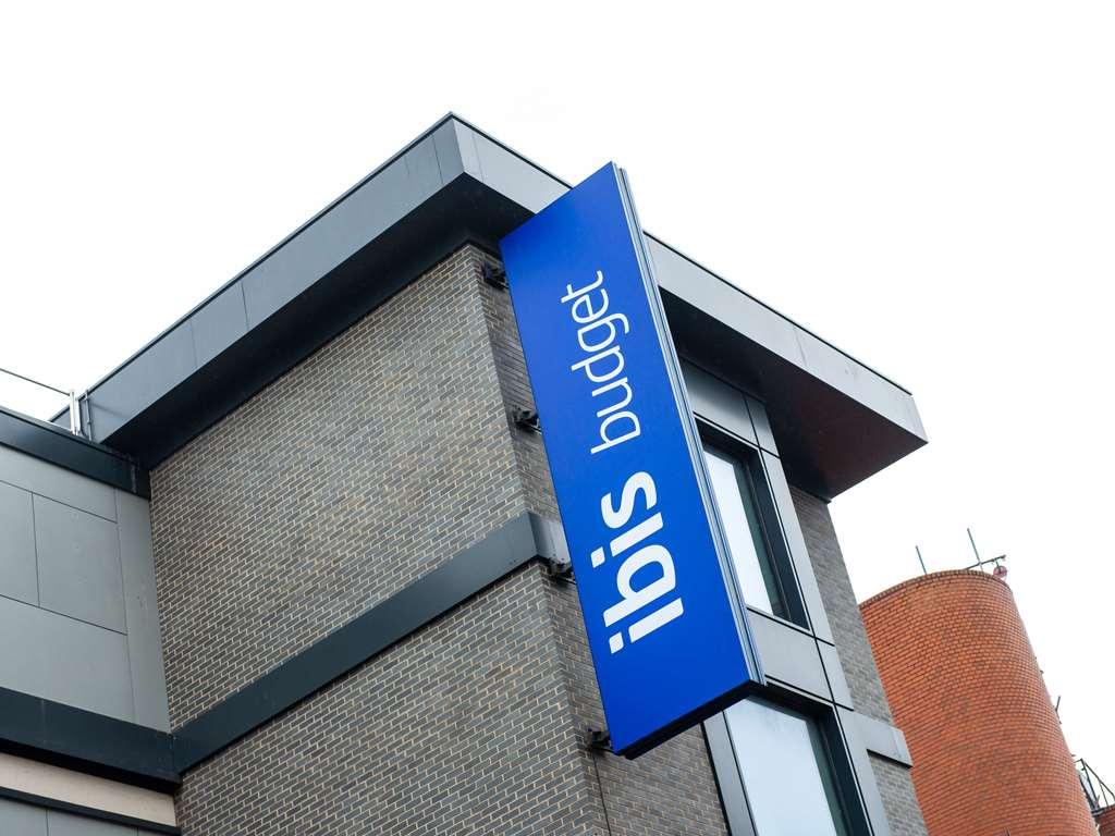 Ibis Budget London Bromley Exterior photo